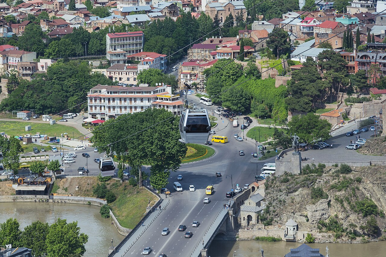 Old Tbilisi Walking Tour: Baths, Balconies & Narikala